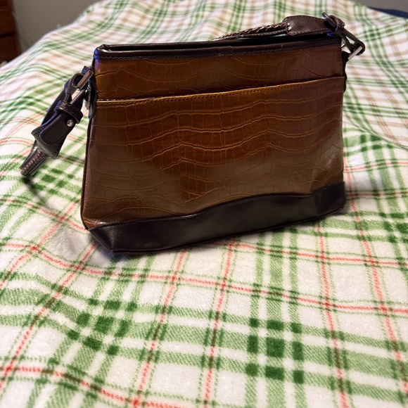 Vintage-Inspired Brown and Black Shoulder Bag with Reptilian Texture - Picture 14 of 14